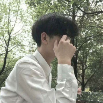 帅哥背影头像阳光(优选24张)