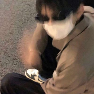 帅哥背影头像阳光(优选24张)