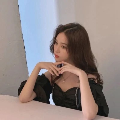 2023微信头像个性女生(26张)