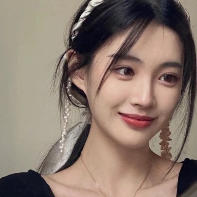 2023微信头像个性女生(26张)