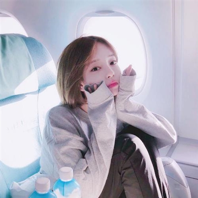 2023美女微信头像(精选22张)