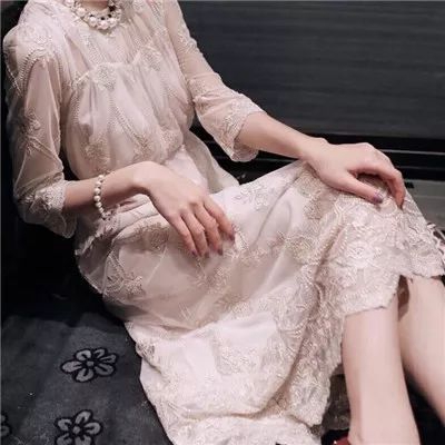 2023美女微信头像(精选22张)