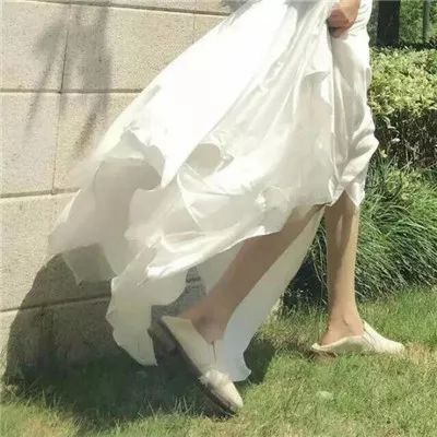 2023美女微信头像(精选22张)