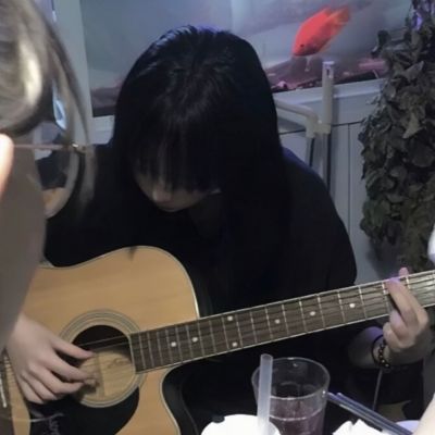 2024品味高级的女生头像(精选24张)