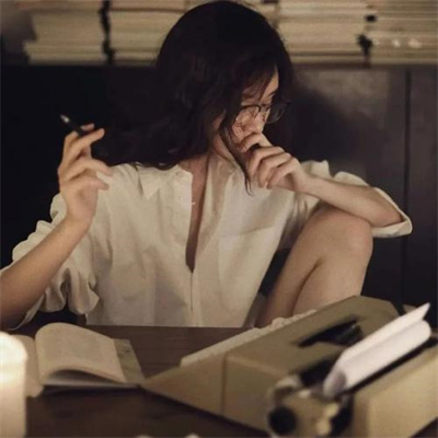 2024品味高级的女生头像(精选24张)