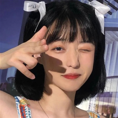 2024品味高级的女生头像(精选24张)