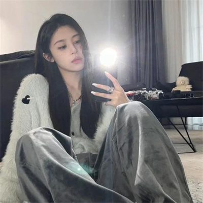 2024品味高级的女生头像(精选24张)