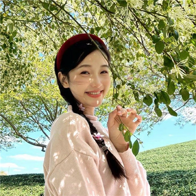 笑容超治愈的女生头像图片(优选24张)