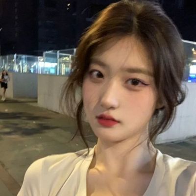 笑容超治愈的女生头像图片(优选24张)