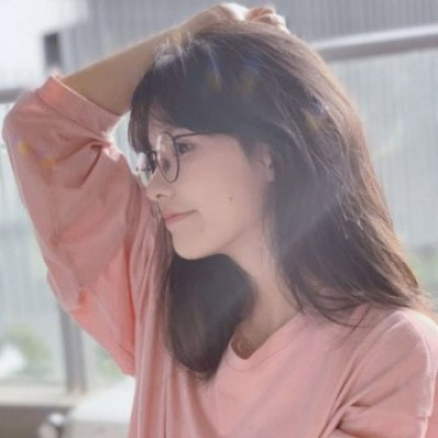 笑容超治愈的女生头像图片(优选24张)