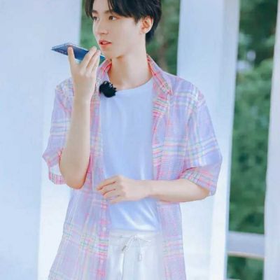 很有深沉气质的男生高级感的头像(精选22张)