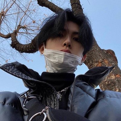 很有深沉气质的男生高级感的头像(精选22张)