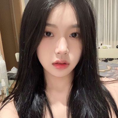 气质型长发女生好看的头像(共22张)