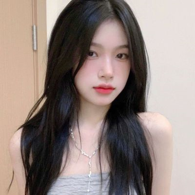 气质型长发女生好看的头像(共22张)
