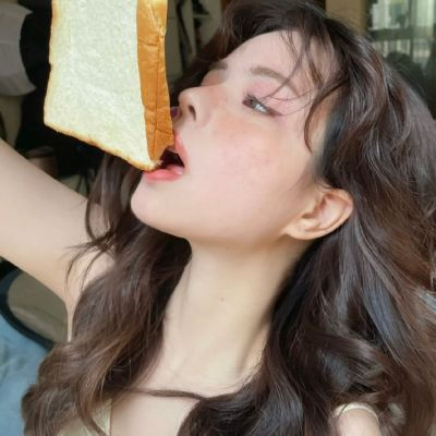 气质型长发女生好看的头像(共22张)