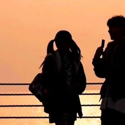 2023最火情侣头像真人(共18张)