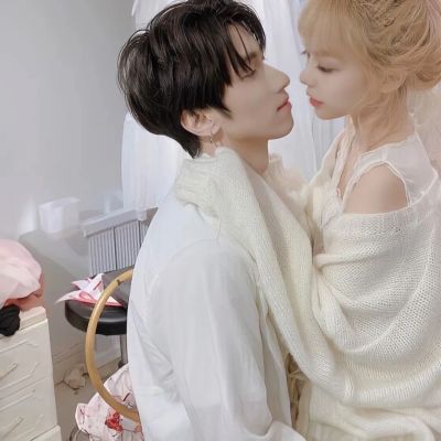 情侣头像2023最新版一男一女(精选20张)