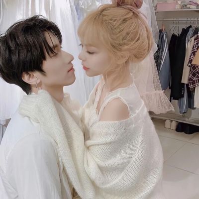 情侣头像2023最新版一男一女(精选20张)