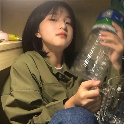 抖音最新女生头像真人(16张)