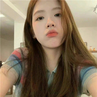 颜值很高的女生真人很俏皮的头像(精选16张)