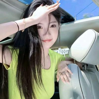颜值很高的女生真人很俏皮的头像(精选16张)