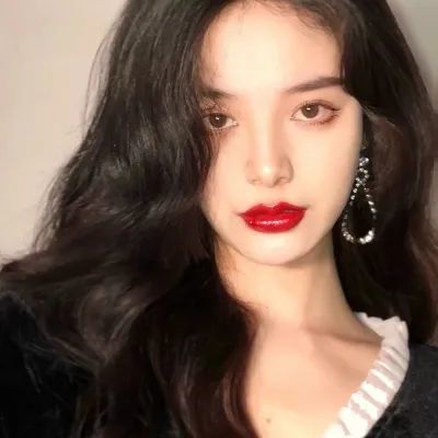 有气质的女头像酷酷的(精选16张)