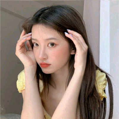 2024有气质有有韵味的女生头像(精选16张)