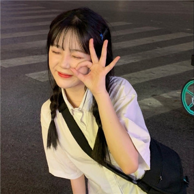 2024有气质有有韵味的女生头像(精选16张)