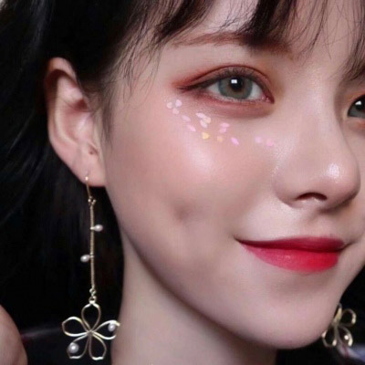 微信正式一点的头像女生(16张)