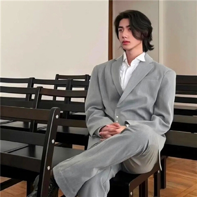 2024最火微信头像男(16张)