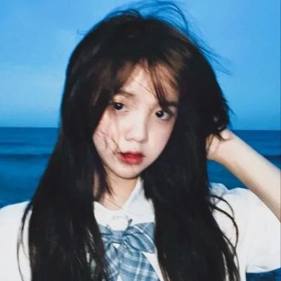 小众高级感女生头像图片(16张)