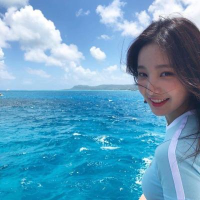 高清蓝色系女生头像(精选16张)