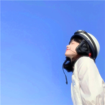 治愈系蓝色风格女生头像图片(精选16张)