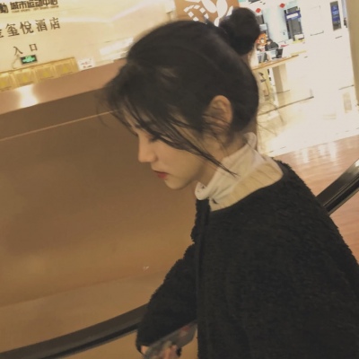 一看就让人心疼的女生头像(共16张)