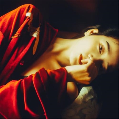 一看就让人心疼的女生头像(共16张)