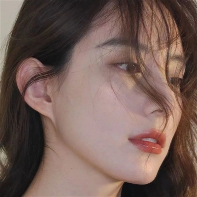 一看就让人心疼的女生头像(共16张)
