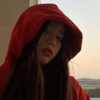 一看就让人心疼的女生头像(共16张)