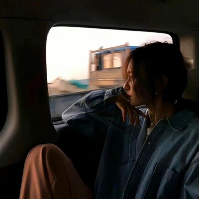 一看就让人心疼的女生头像(共16张)