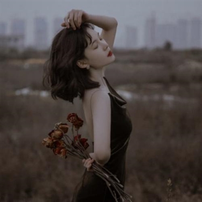 一看就让人心疼的女生头像(共16张)