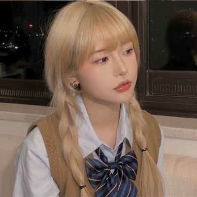 一看就让人心疼的女生头像(共16张)