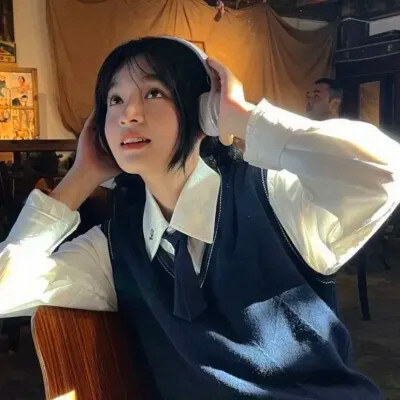 2024最流行的头像女(优选16张)
