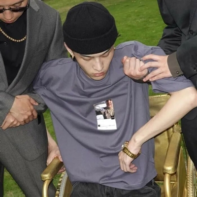很有个性的男生头像(精选16张)