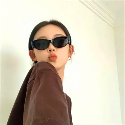 2024年最流行的女生头像(共16张)