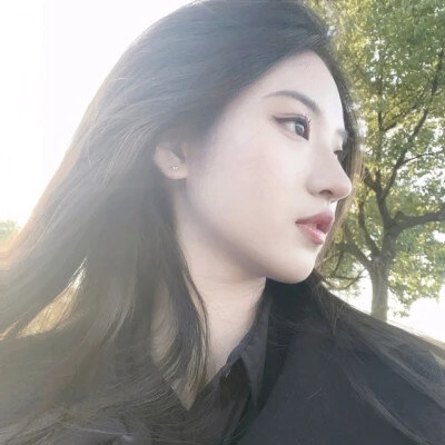 2024年最流行的女生头像(共16张)