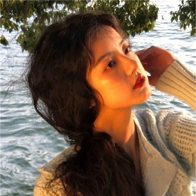 让人一眼就爱上的正能量微信头像女(共16张)