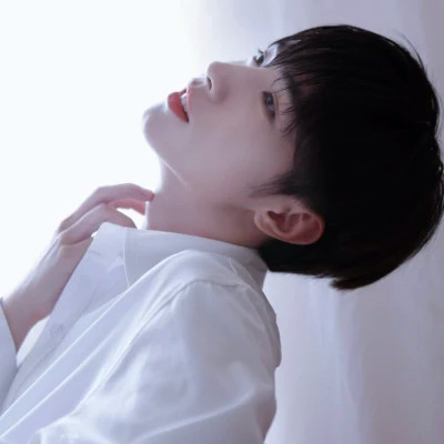 抖音里最火的2024头像男(共16张)