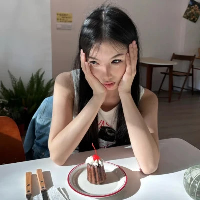 2024年最火的女生头像真人图片(优选18张)