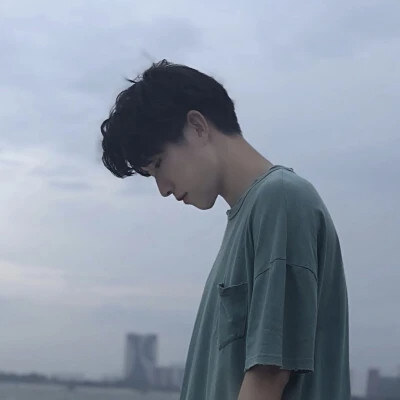 2024年最新款微信头像男(精选12张)