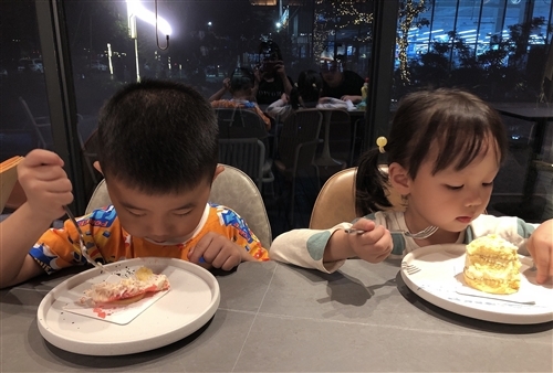 一儿一女简短朋友圈说说