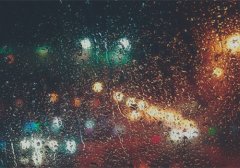 下雨了抒发心情的说说伤感